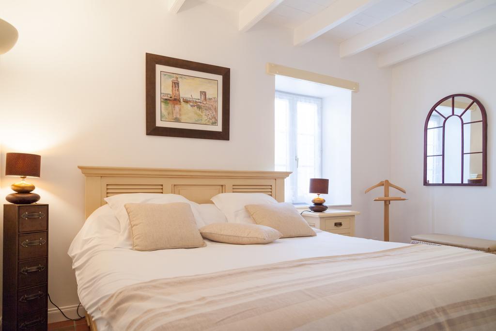 Le Soleil et les étoiles Bed and Breakfast Saint-Sauveur-d'Aunis Esterno foto